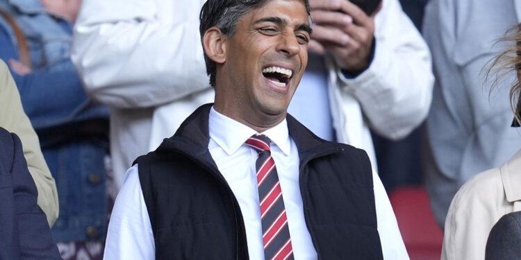 Rishi Sunak senior adviseur bij Microsoft met strenge waarschuwing