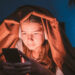 Parlement discussieert over verbod voor tieners op sociale media.