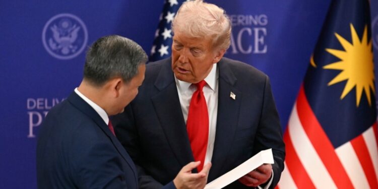 Trump bemiddelt bij vredesakkoord Cambodja en Thailand