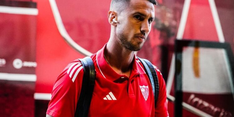 De geniale trollactie van Sevilla tegen Newcastle voor Vlachodimos