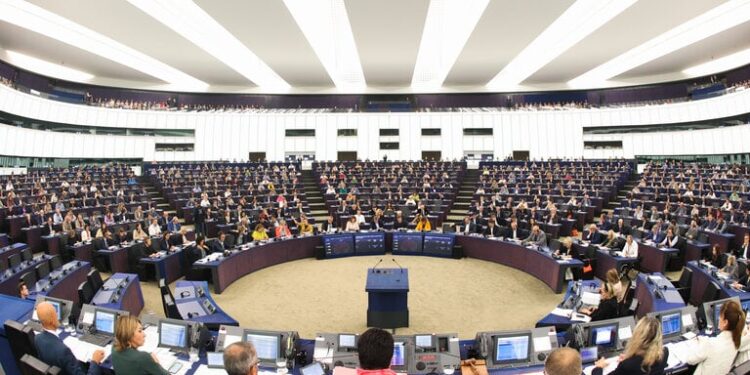 Besluit Europese Parlement: immuniteit MEPS Ilaria Sassi en Peter Mayar blijft behouden