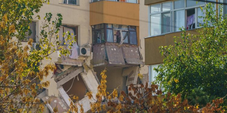 Dodelijke explosie in flatgebouw Boekarest: vloeren storten in