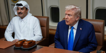 Trump en emir van Qatar bespreken veiligheid in Midden-Oosten op Air Force One