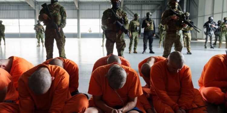 Verhuizing naar maximaal beveiligde gevangenis in Ecuador – ‘Het feest is voorbij’