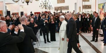 Vaderlijke aansporing van paus aan Libanezen: blijf in uw land