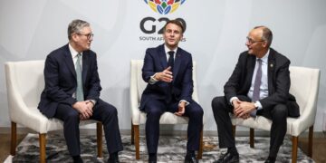 Koortsig overleg over Trump-plan en ontmoeting Poetin-Trump