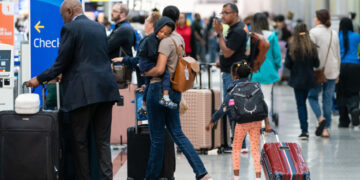 Chaotische situatie op Amerikaanse luchthavens door sluiting en annuleringen