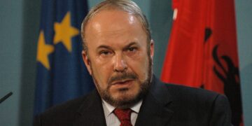 Voormalig premier Fatos Nano overleden in Albanië