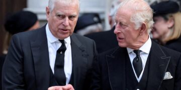 Prins Andrew afgezet voor vertrouwen op schatkist van Charles: wie betaalt de koning?