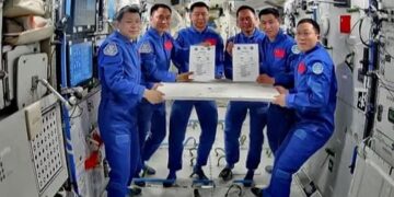 Verloren in de ruimte: Chinese astronauten in nood