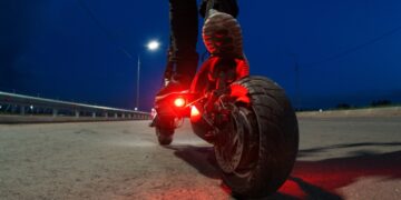 13-jarige gearresteerd na diefstal en bedreiging met mes van 21-jarige scooterrijder