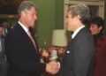 Ministerie van Justitie onderzoekt banden Epstein met Bill Clinton en JPMorgan.