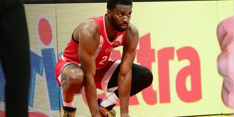 Steunbetuigingen van Olympiakos voor Evans: “Blijf sterk, we zijn bij je”