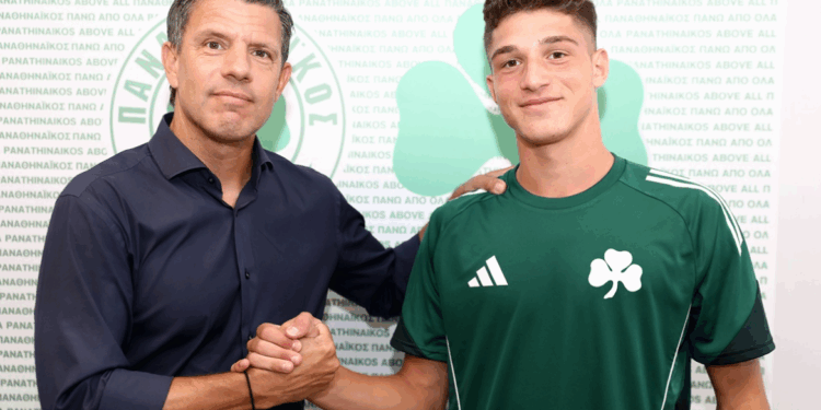 15-jarige Panagiotis Fotis scoort tegen Olympiakos: professioneel talent van Panathinaikos