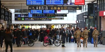 Evacuatie van treinstation Montparnasse in Parijs