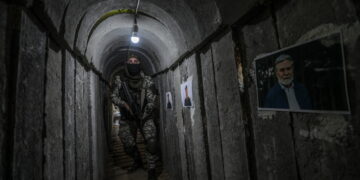 IDF vindt negen lichamen van Hamas-leden in tunnel Gaza.
