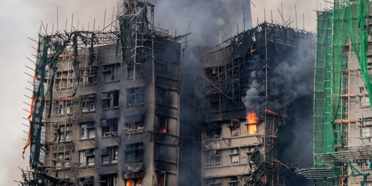 Dodelijke brand eist 146 levens in Hong Kong’s hoogbouwcomplex
