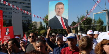 Aanklager eist 2.000 jaar gevangenisstraf voor corruptie Imamoglu