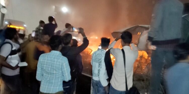 Kashmiri-man gearresteerd voor dodelijke auto-explosie in New Delhi