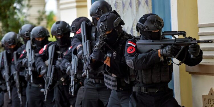 Gewonden na explosie in Indonesische moskee op school