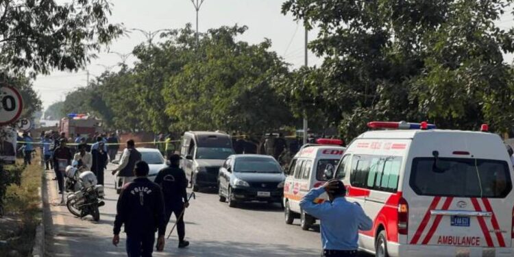 Taliban eisen aanslag op in rechtbank Islamabad: twaalf doden