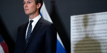 Kushner reist naar Israël terwijl Hamas wapenstilstand in Gaza vertraagt.
