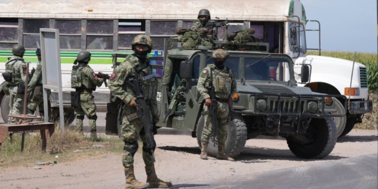 Dodelijk vuurgevecht in Sinaloa, Mexico eist minstens dertien levens.