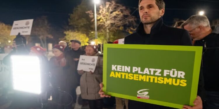 Protest tegen nazifeest in Oostenrijks parlement