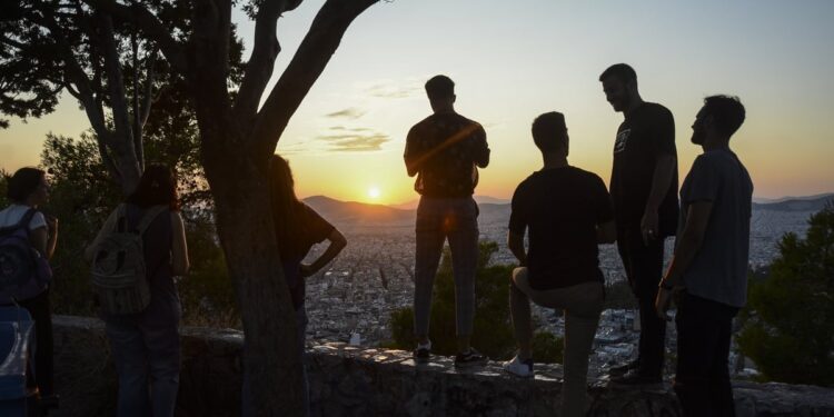 Meerderheid jongeren plant geen gezin en vermijdt vreemden