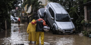 Tyfoon Kalmagi eist levens en reddingsacties in de Filippijnen