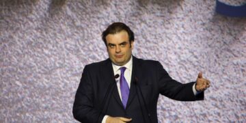 Schuld onder 120% in 2030: doel van K. Pierrakakis in Bloomberg