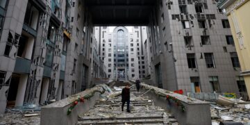 Overleg tussen Kiev en Washington over vredesplan Oekraïne: Zelensky informeert Trump.