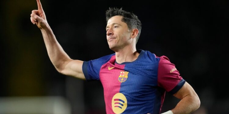 Barcelona smeekt Lewandowski niet te scoren om boete van 2,5 miljoen euro te vermijden