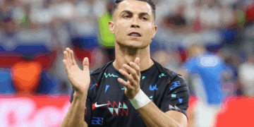 FIFA blundert: Ronaldo ontbreekt op affiche WK, snel verwijderd na kritiek