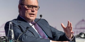 Russische autoriteiten bestempelen Kasyanov en Guriev als extremistisch en terroristisch.