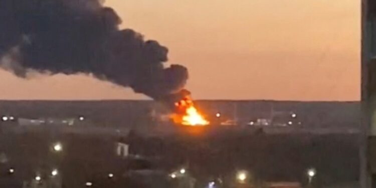 Oekraïense droneaanval op energiefaciliteiten in Samara resulteert in twee doden