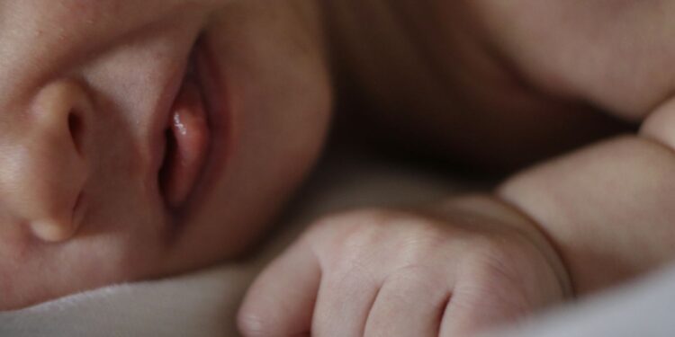 ‘Schotland introduceert eenvoudige genetische test om doofheid bij baby’s te voorkomen’