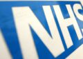 Duizenden NHS-medewerkers ontslagen na overeenstemming over financiering