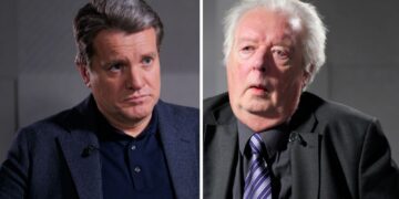 Raad geconfronteerd met dringende vragen over dood van twee tieners.