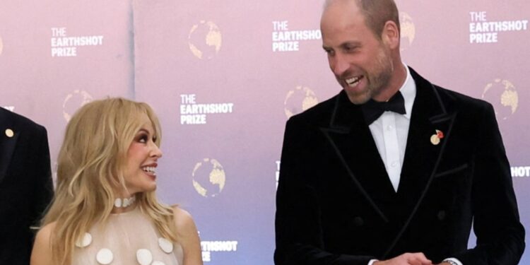 Prins William eert helden op Earthshot Awards en krijgt lof van Kylie
