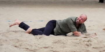 Prins William speelt volleybal en voetbal voor Braziliaanse klimaatevenementen