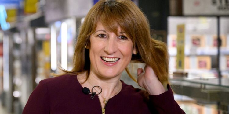 Consumentenvertrouwen daalt, Londense burgemeester verwelkomt spoorinvesteringen.