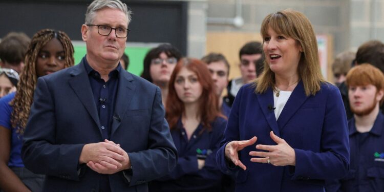 Budget 2025: Starmer en Reeves laten plannen voor inkomstenbelastingverhoging varen.