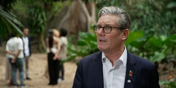 Starmer steunt Lammy’s feitenkennis over vrijlating gevangenen