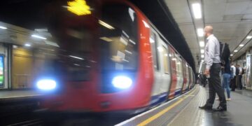 Tienerpleidooi voor onschuld in Londens cyberaanval op openbaar vervoer