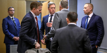 Amerikaanse geheime gesprekken met Rusland en Oekraïne in Abu Dhabi.