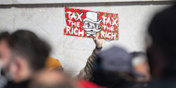 Zwitsers stemmen tegen belasting allerrijksten met 79% tarief