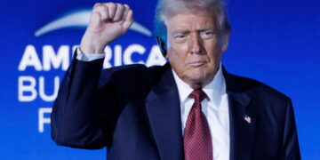 Trump verwelkomt Pelosi’s aankondiging met corruptie en kwaadaardigheid