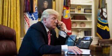 Trump bemiddelt in grensconflicten tussen Thailand en Cambodja.