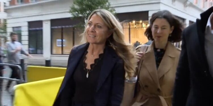 Topman ontkent institutionele vooringenomenheid na aftreden van medewerker